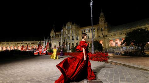 desfile dior sevilla 2022|Histórico desfile de Dior en Sevilla .